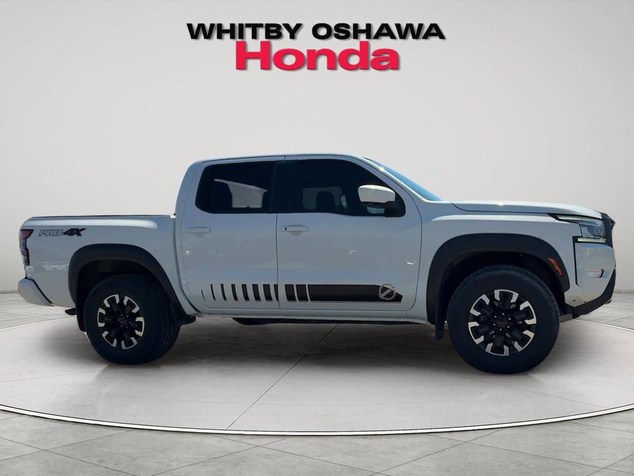 2022 Nissan Frontier Crew Cab PRO-4X Standard Bed 4x4 Photo