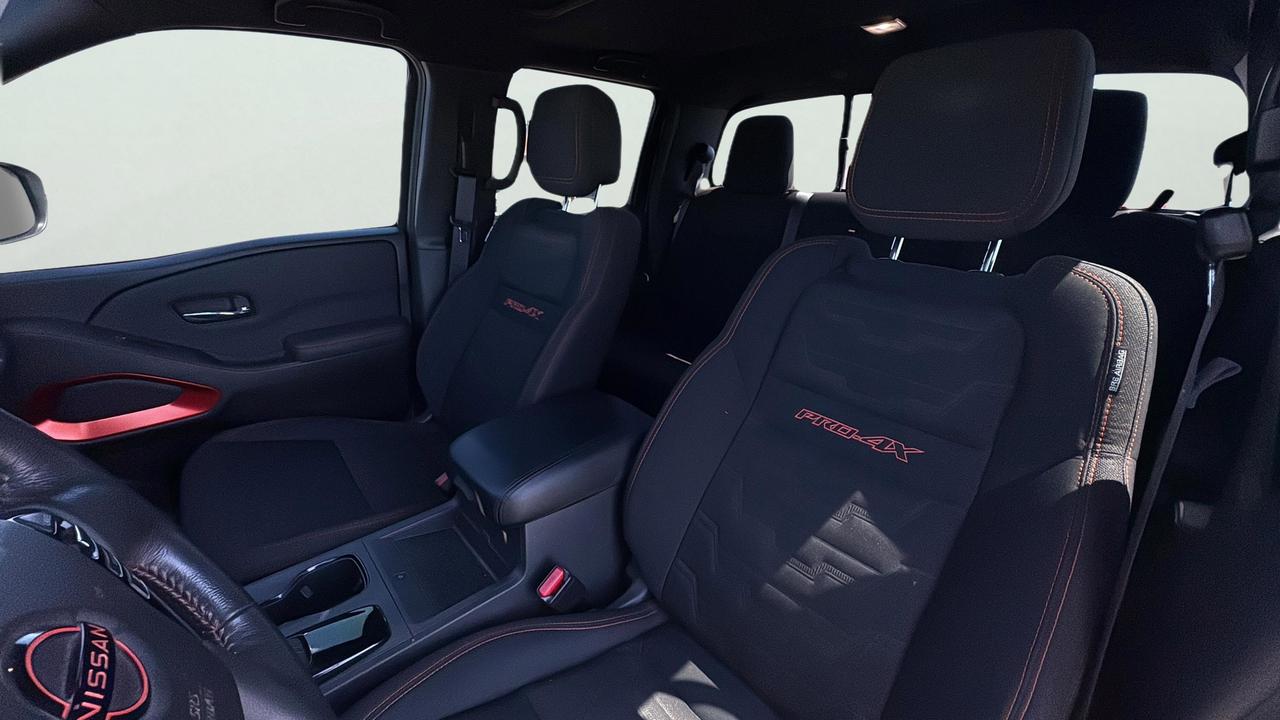 2022 Nissan Frontier Crew Cab PRO-4X Standard Bed 4x4 Photo