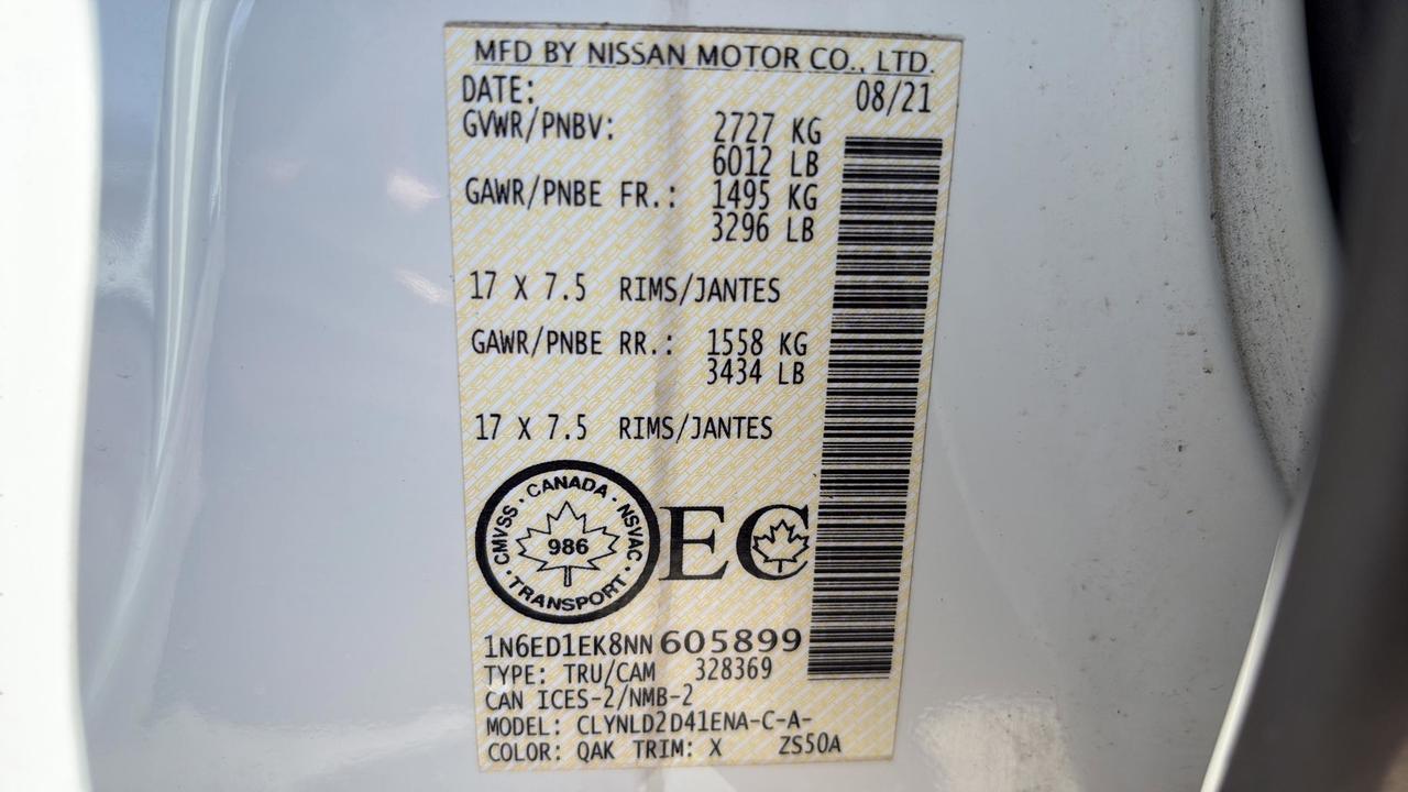 2022 Nissan Frontier Crew Cab PRO-4X Standard Bed 4x4 Photo