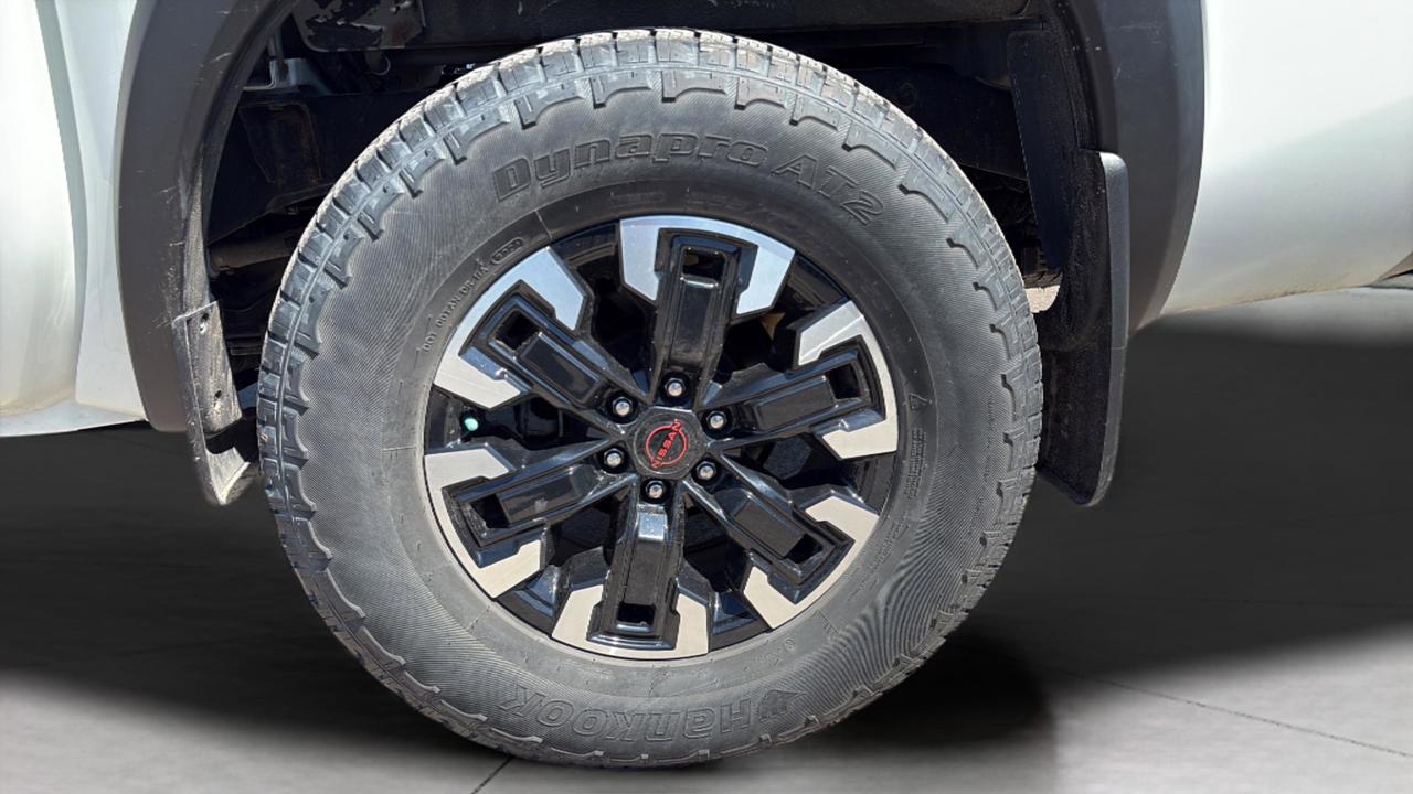 2022 Nissan Frontier Crew Cab PRO-4X Standard Bed 4x4 Photo
