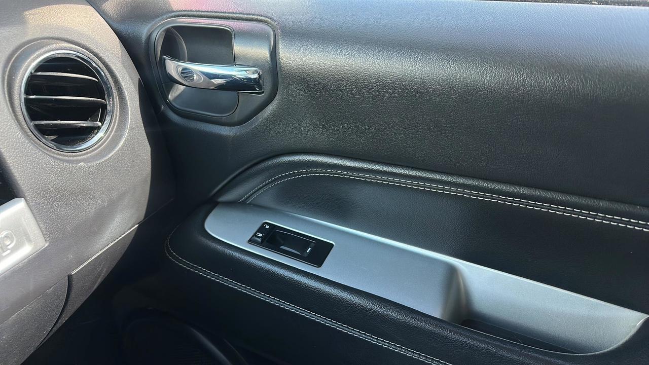 2016 Jeep Compass 4WD 4dr High Altitude Photo