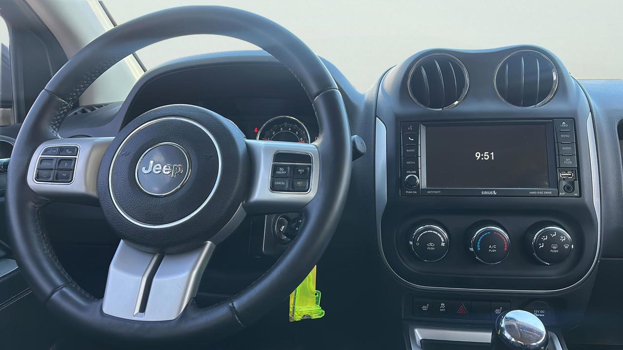 2016 Jeep Compass 4WD 4dr High Altitude Photo