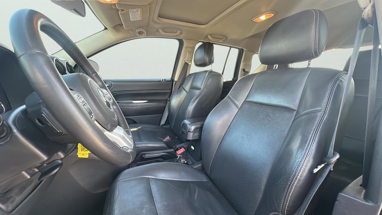 2016 Jeep Compass 4WD 4dr High Altitude Photo