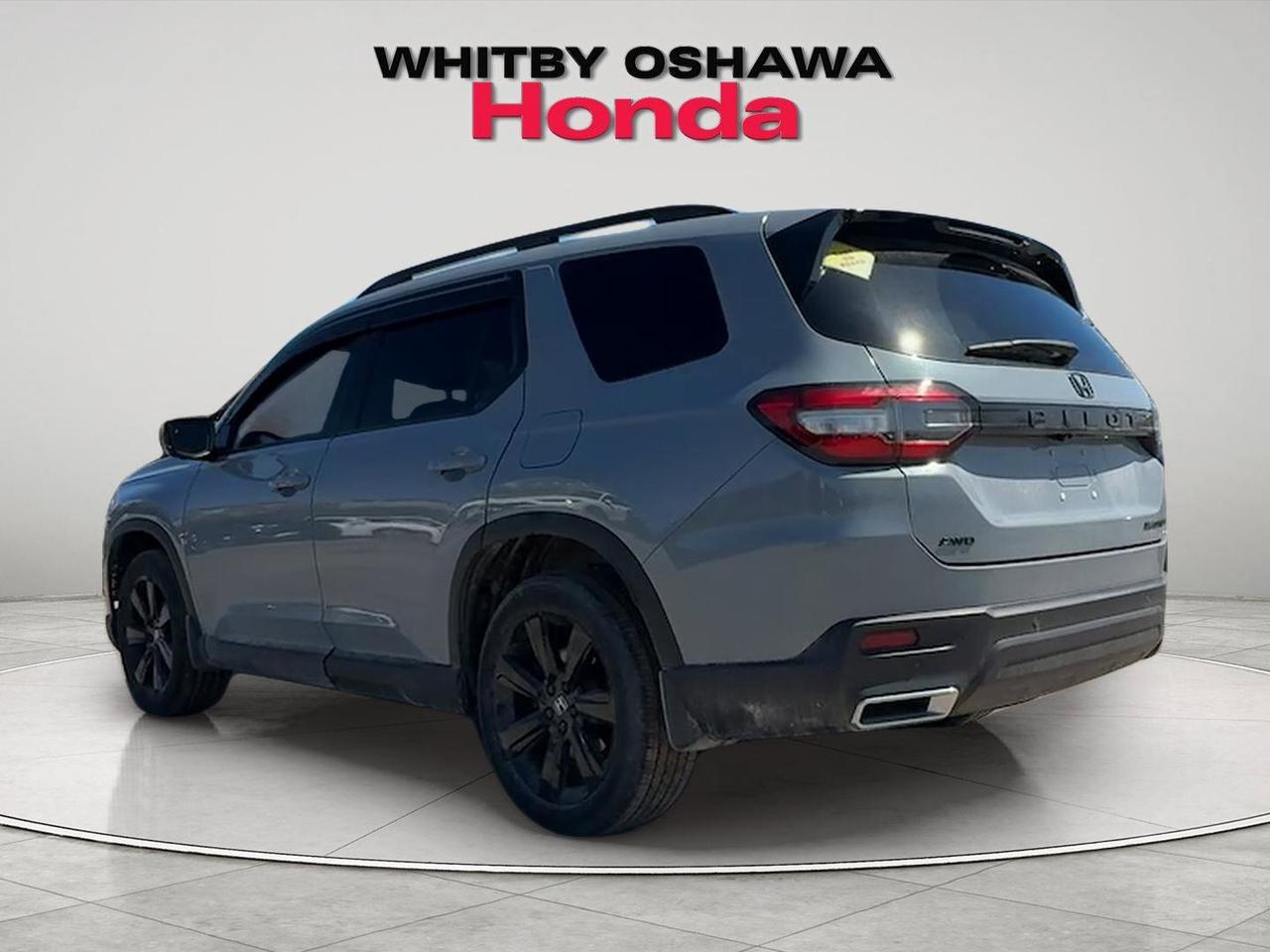 2023 Honda Pilot Black Edition AWD Photo2