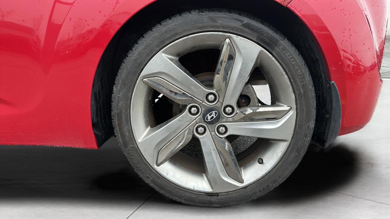 2012 Hyundai Veloster 3dr Cpe Man w-Tech Photo