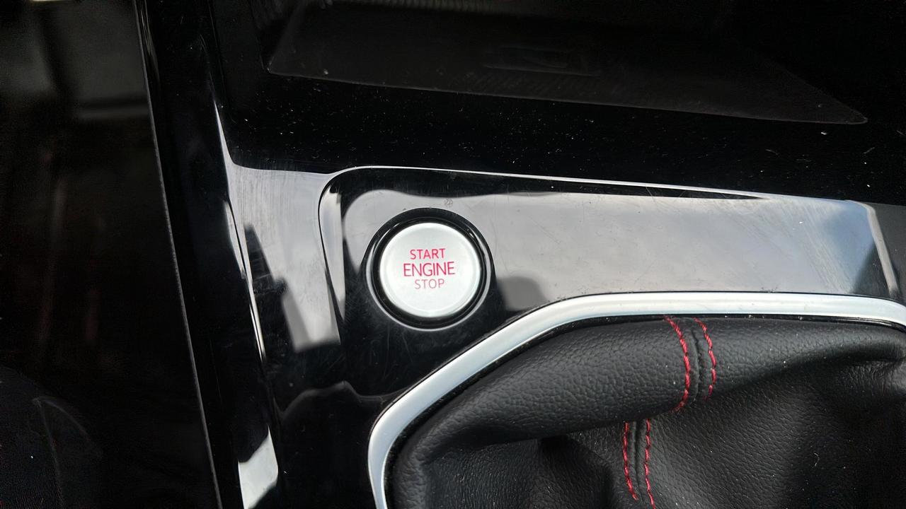 2023 Volkswagen Golf GTI Performance Manual Photo