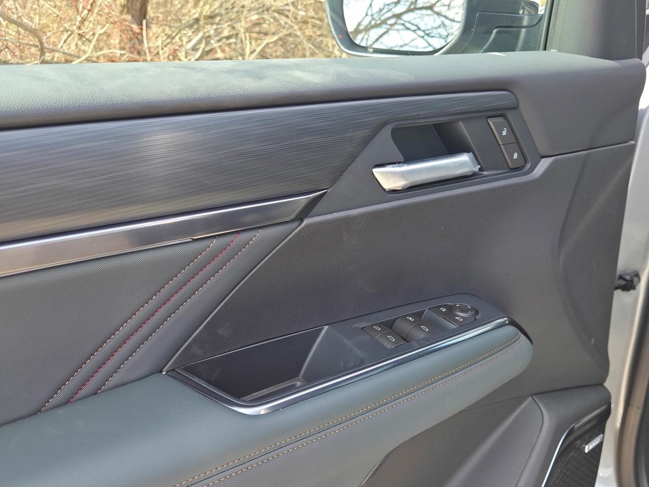 2026 GMC Acadia AT4 Photo