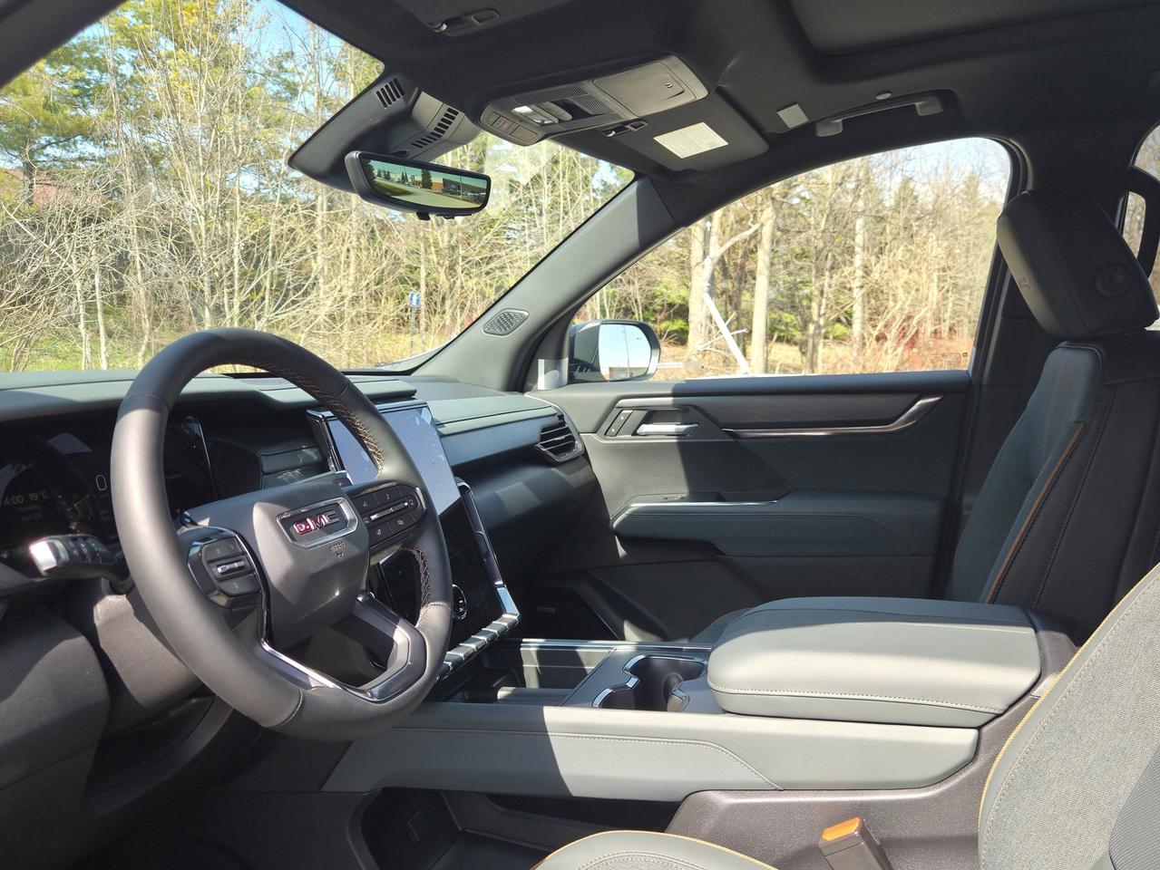 2026 GMC Acadia AT4 Photo