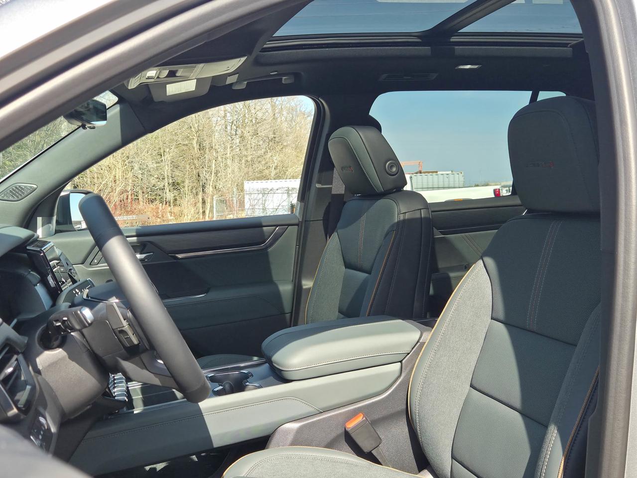 2026 GMC Acadia AT4 Photo