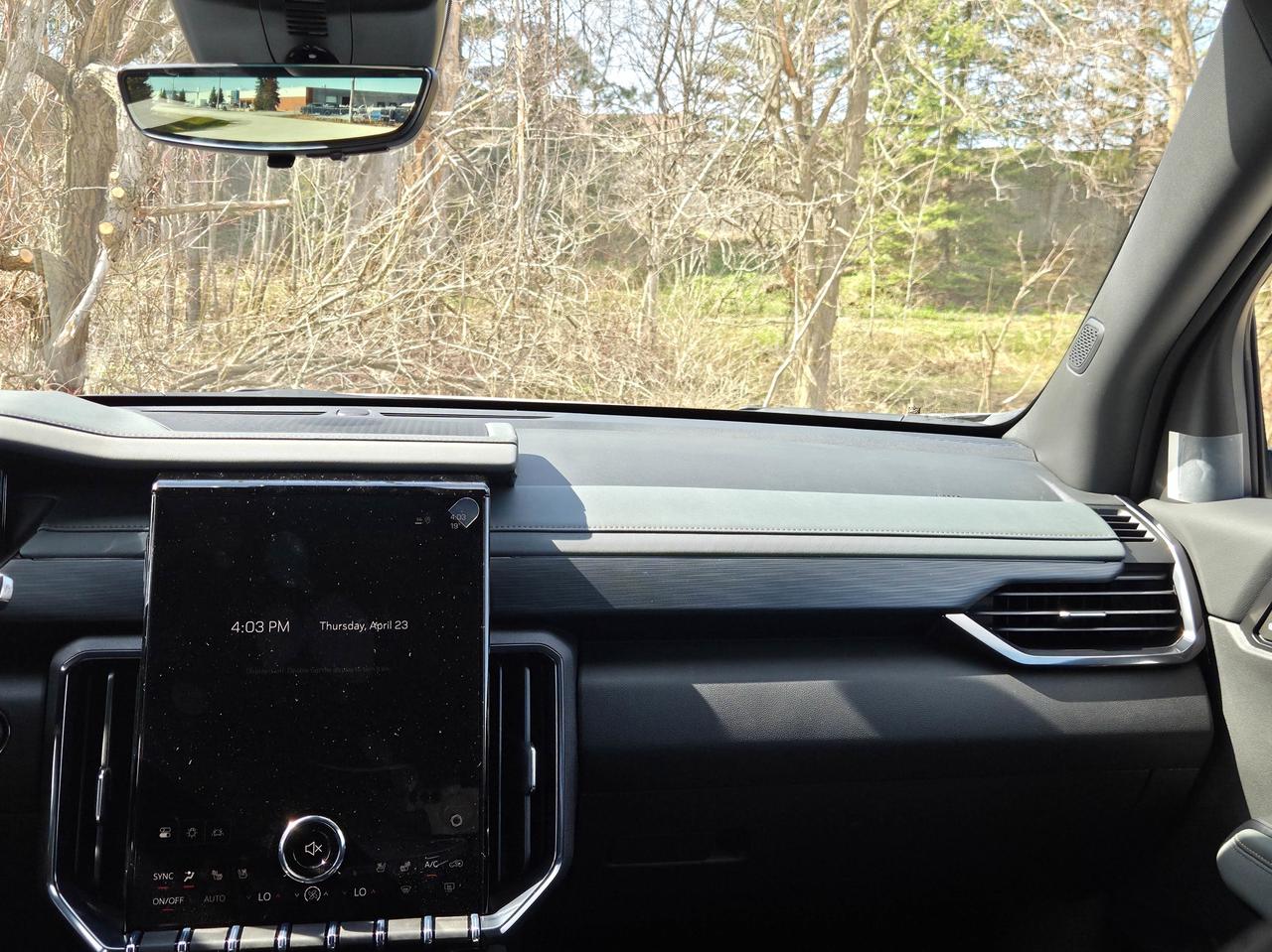 2026 GMC Acadia AT4 Photo