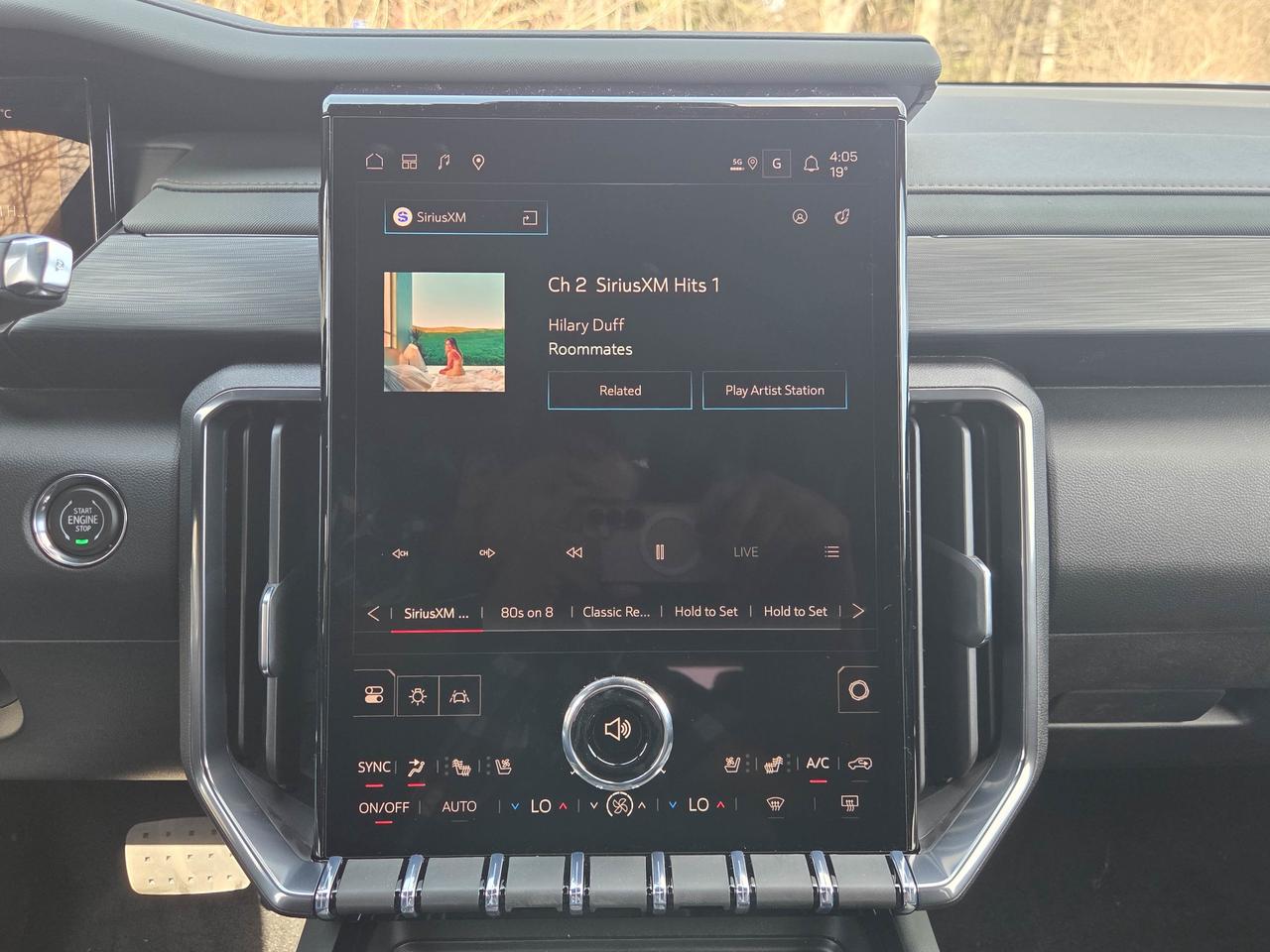 2026 GMC Acadia AT4 Photo