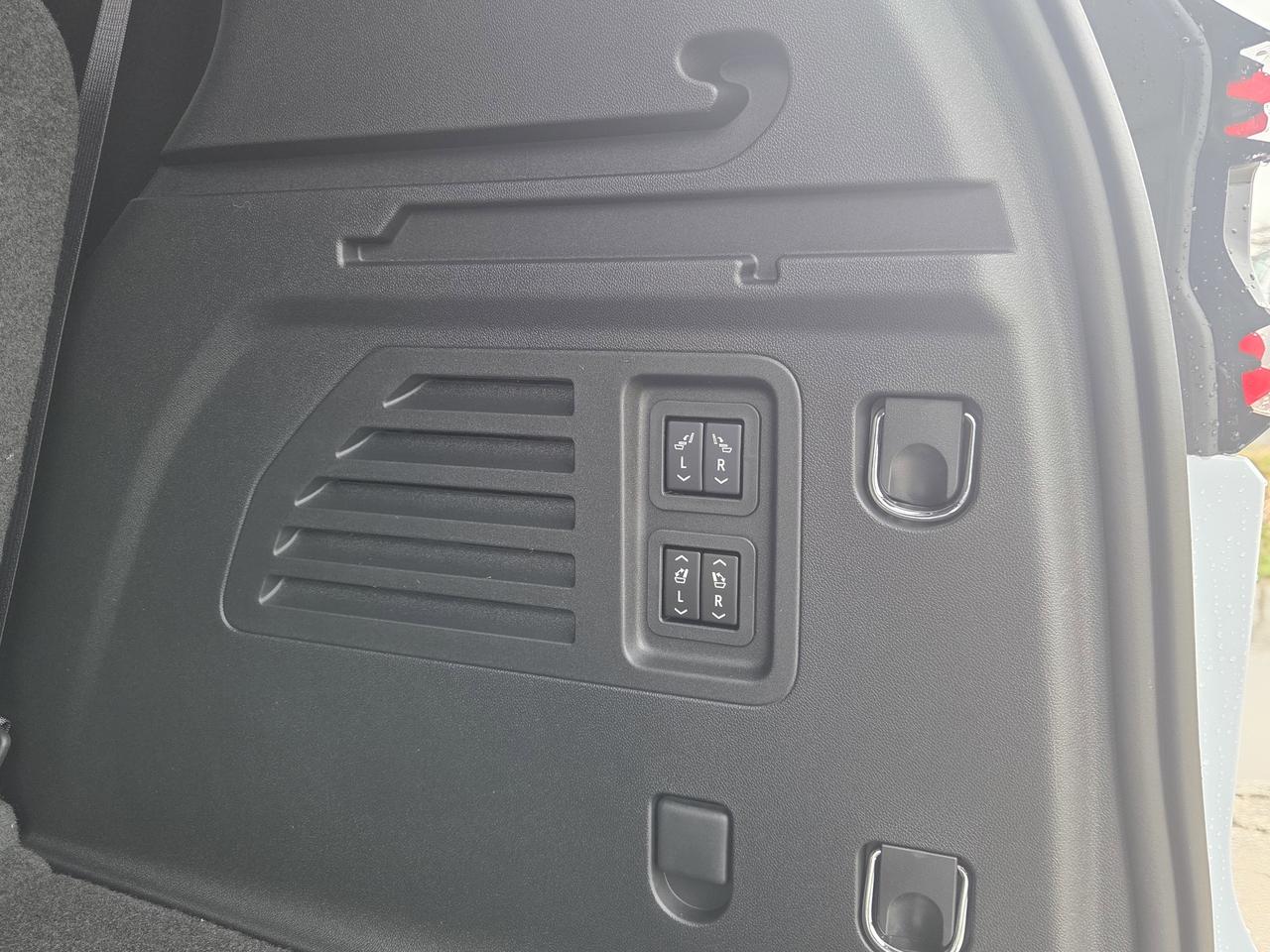 2026 GMC Acadia Denali Photo