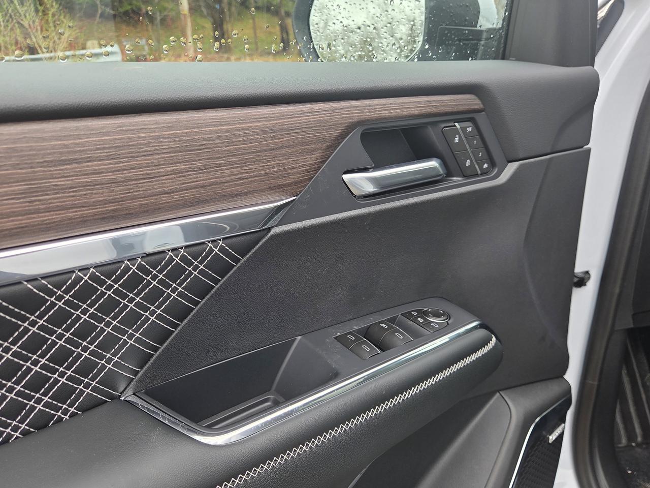 2026 GMC Acadia Denali Photo