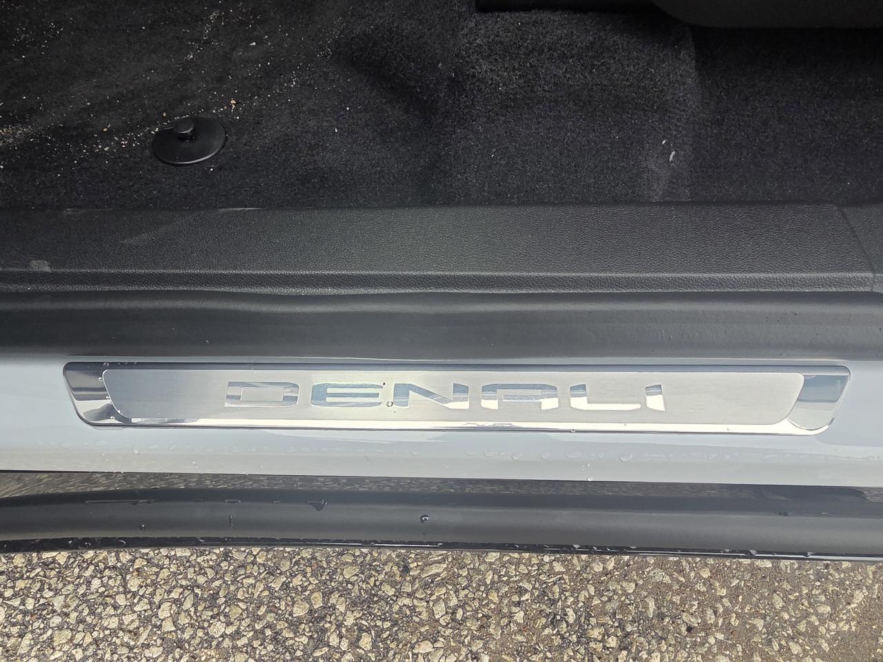 2026 GMC Acadia Denali Photo