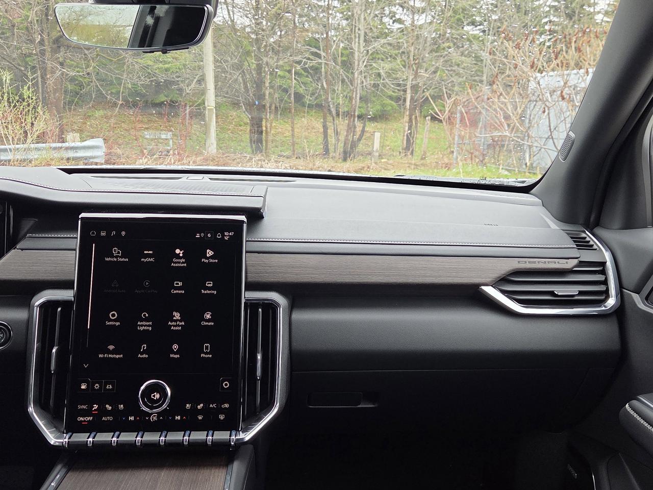 2026 GMC Acadia Denali Photo