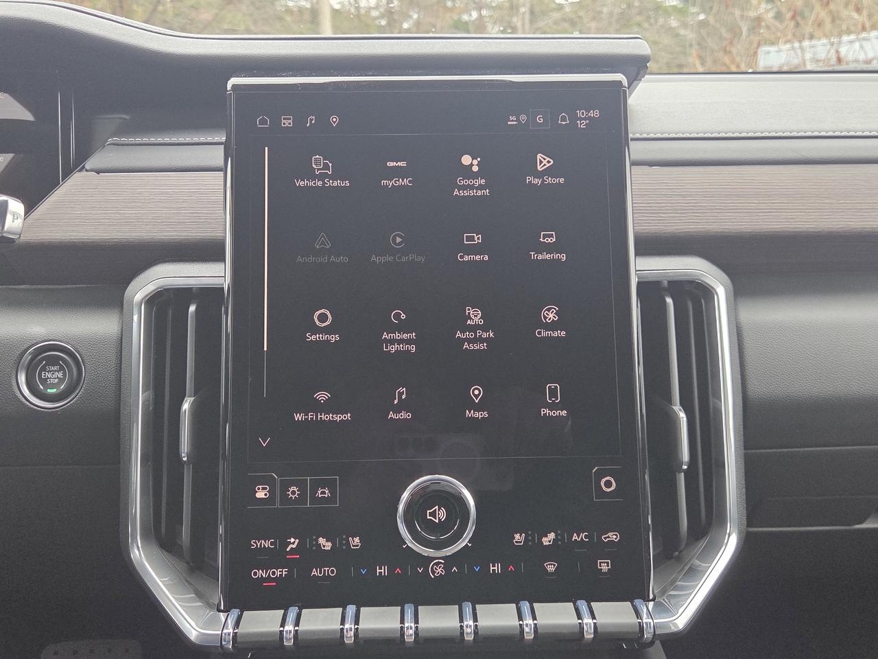 2026 GMC Acadia Denali Photo
