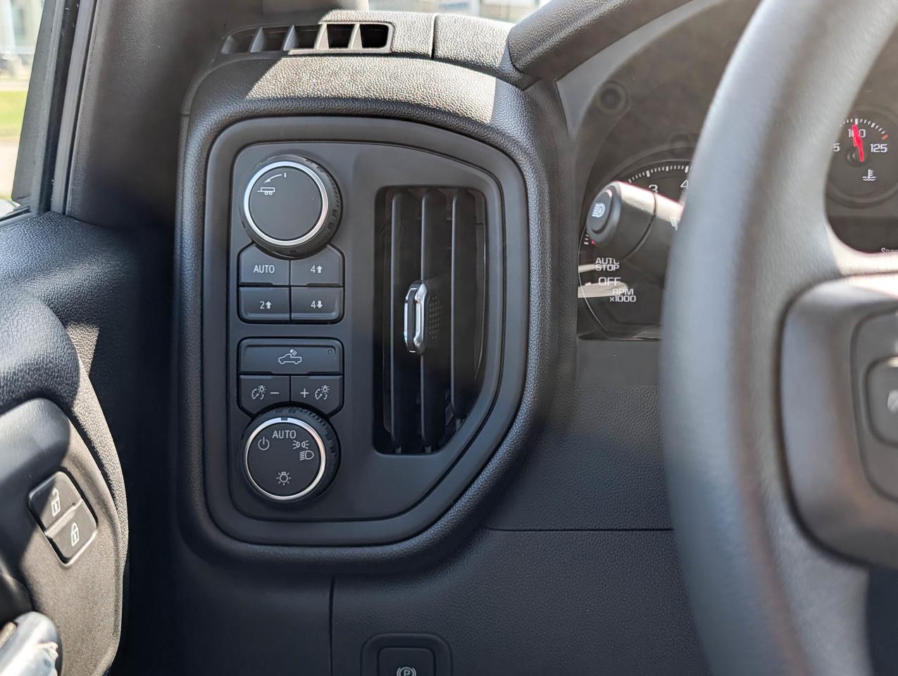 2026 Chevrolet Silverado 1500 Custom Trail Boss Photo