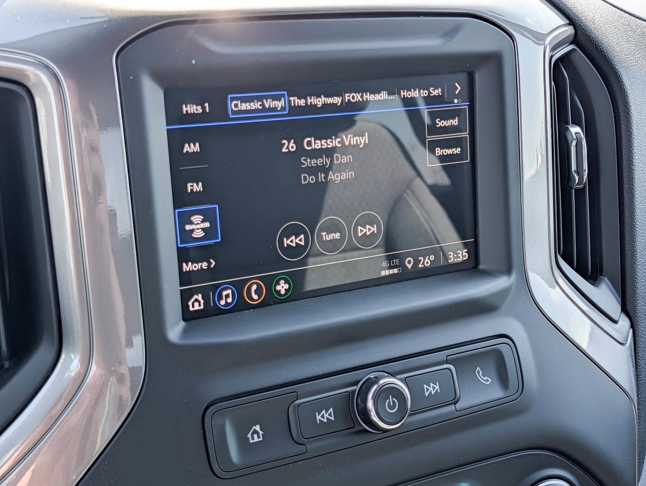 2026 Chevrolet Silverado 1500 Custom Trail Boss Photo