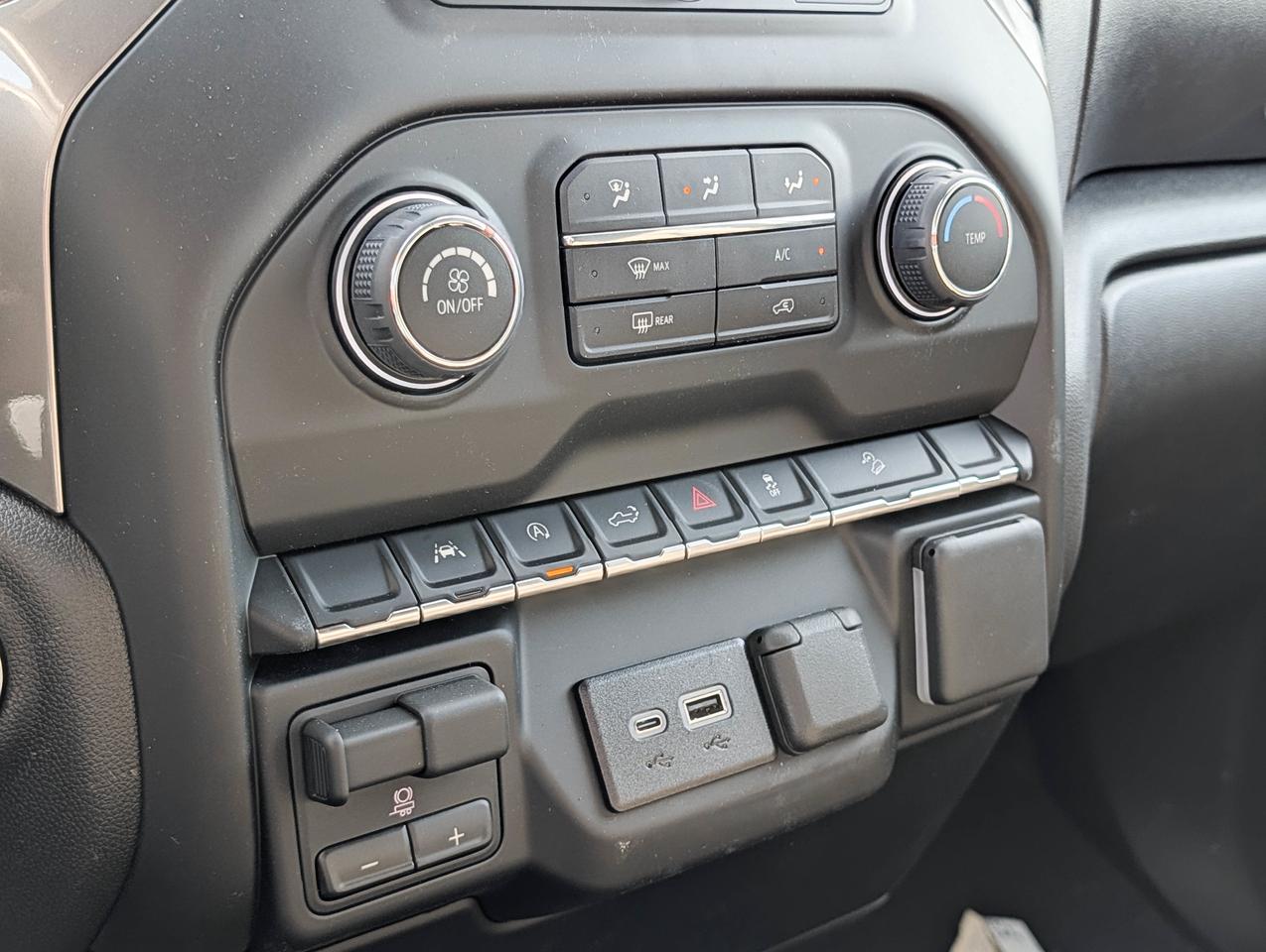 2026 Chevrolet Silverado 1500 Custom Trail Boss Photo