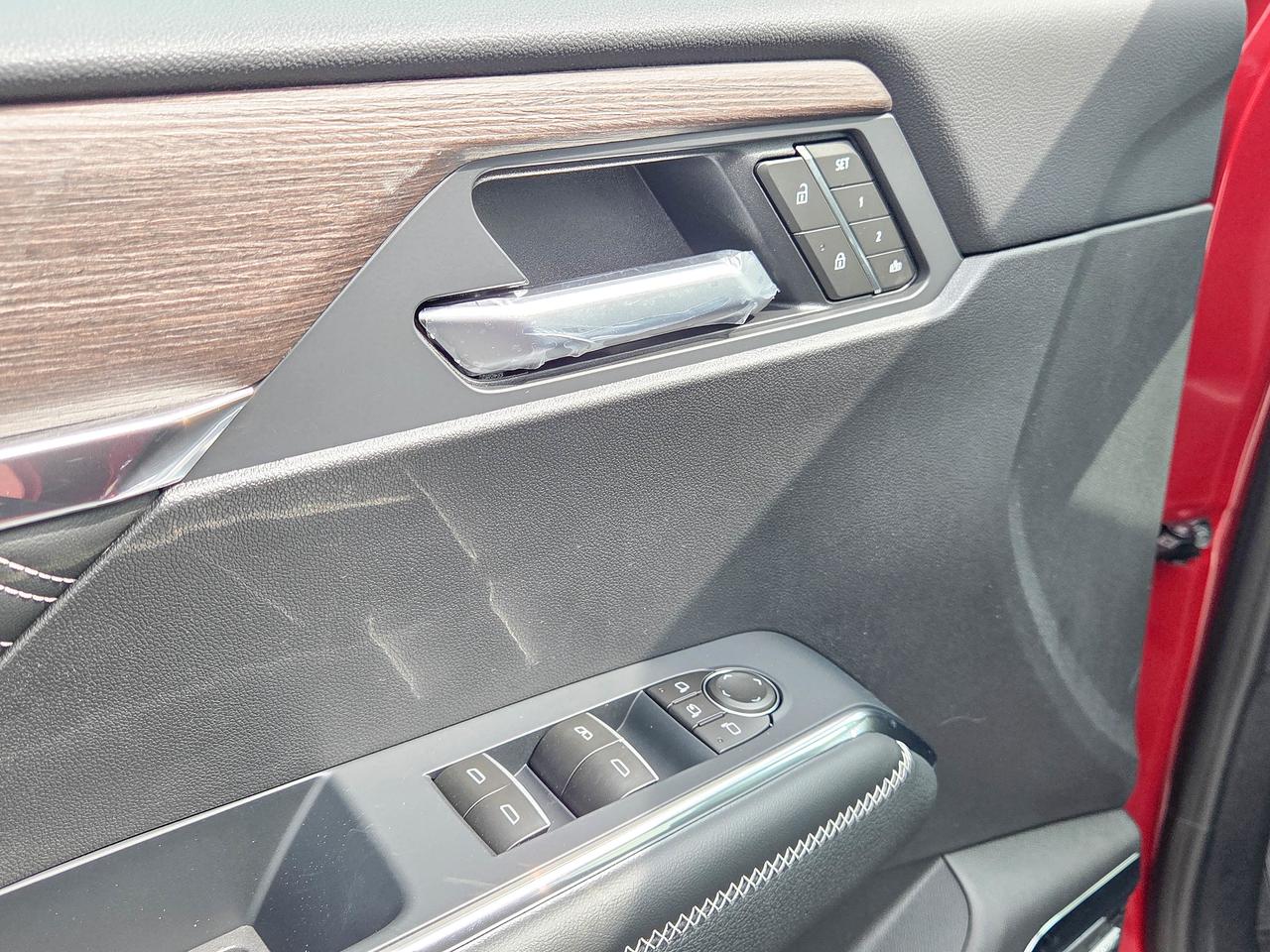 2026 GMC Acadia Denali Photo