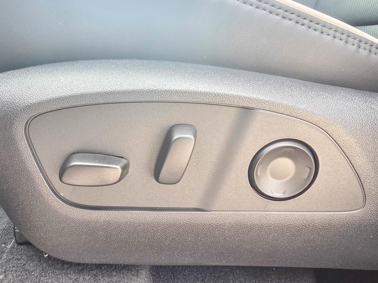 2026 GMC Acadia Denali Photo