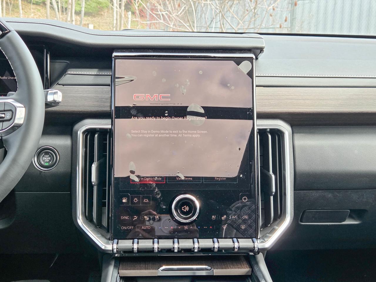 2026 GMC Acadia Denali Photo