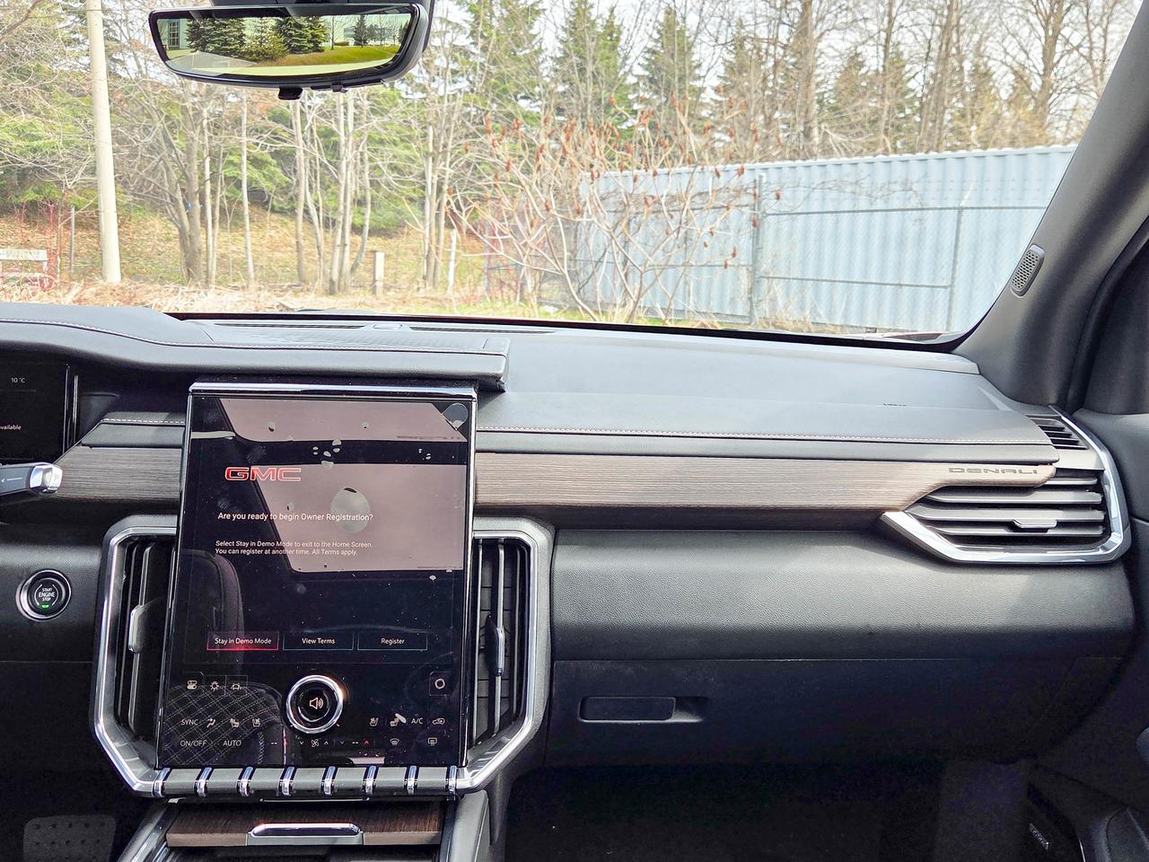 2026 GMC Acadia Denali Photo