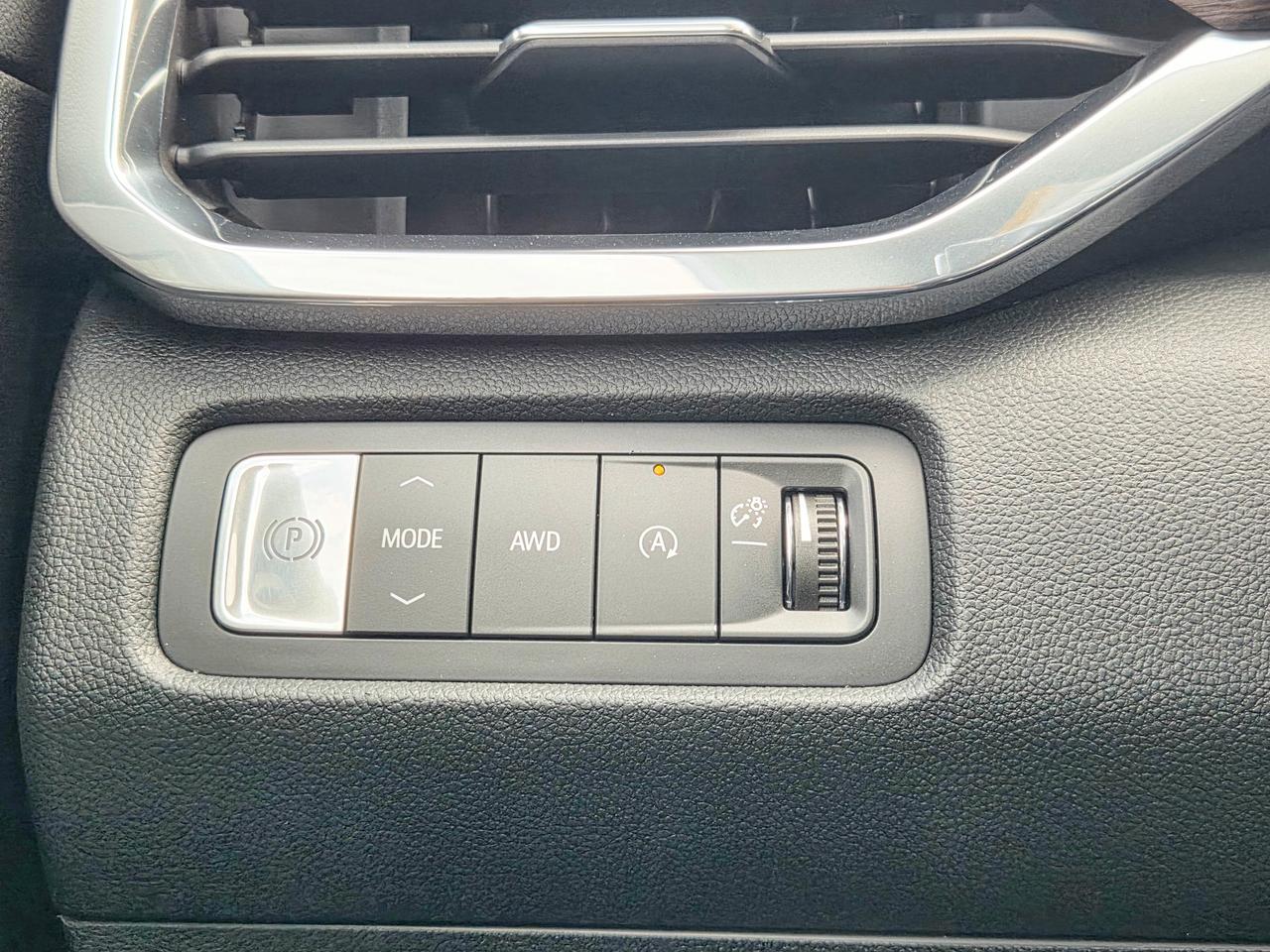 2026 GMC Acadia Denali Photo