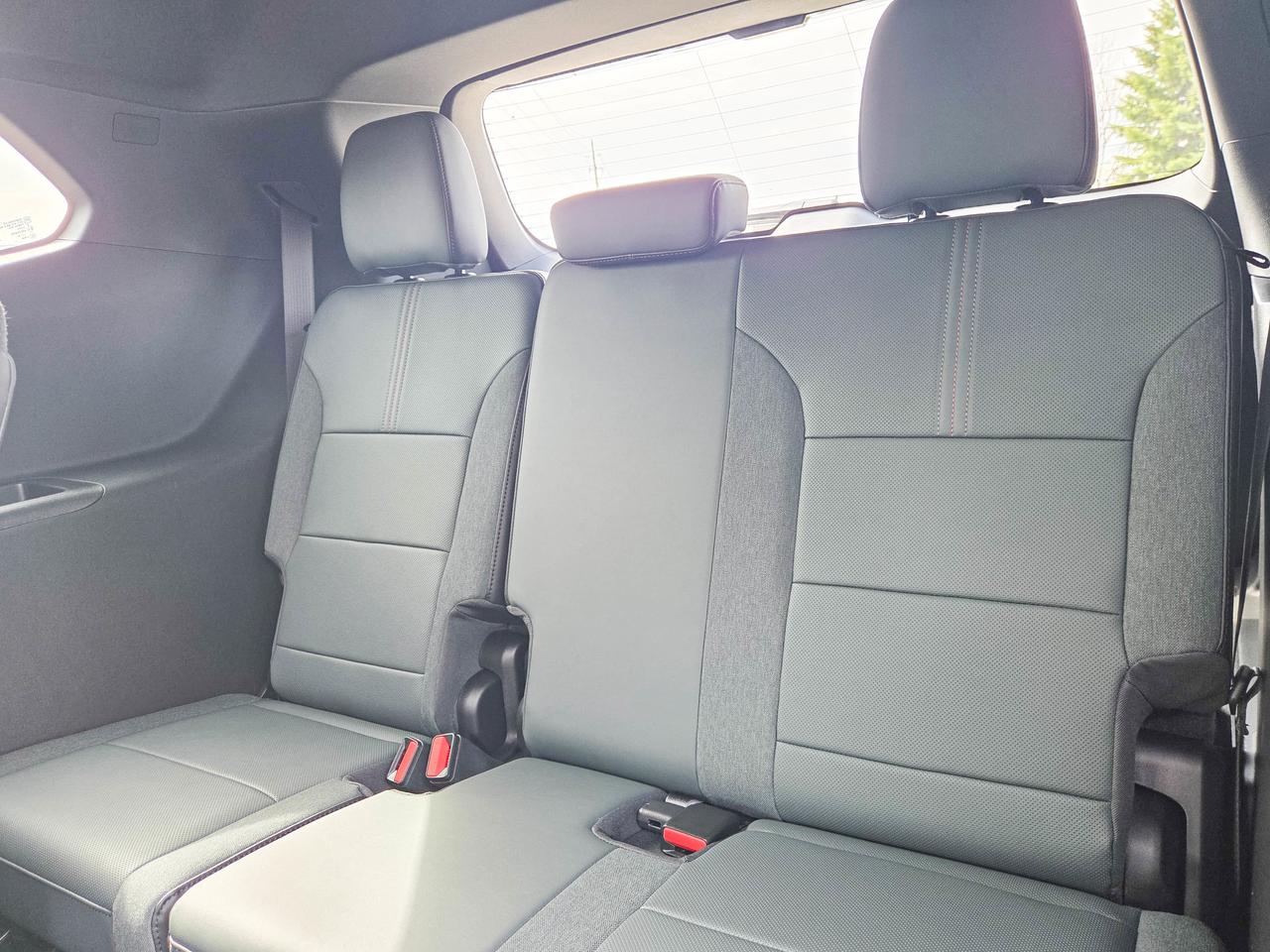 2026 GMC Acadia AT4 Photo