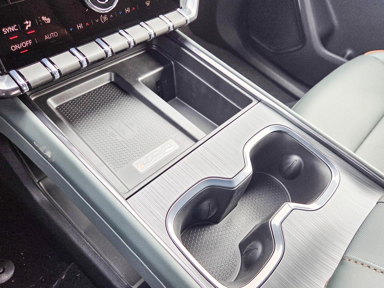 2026 GMC Acadia AT4 Photo