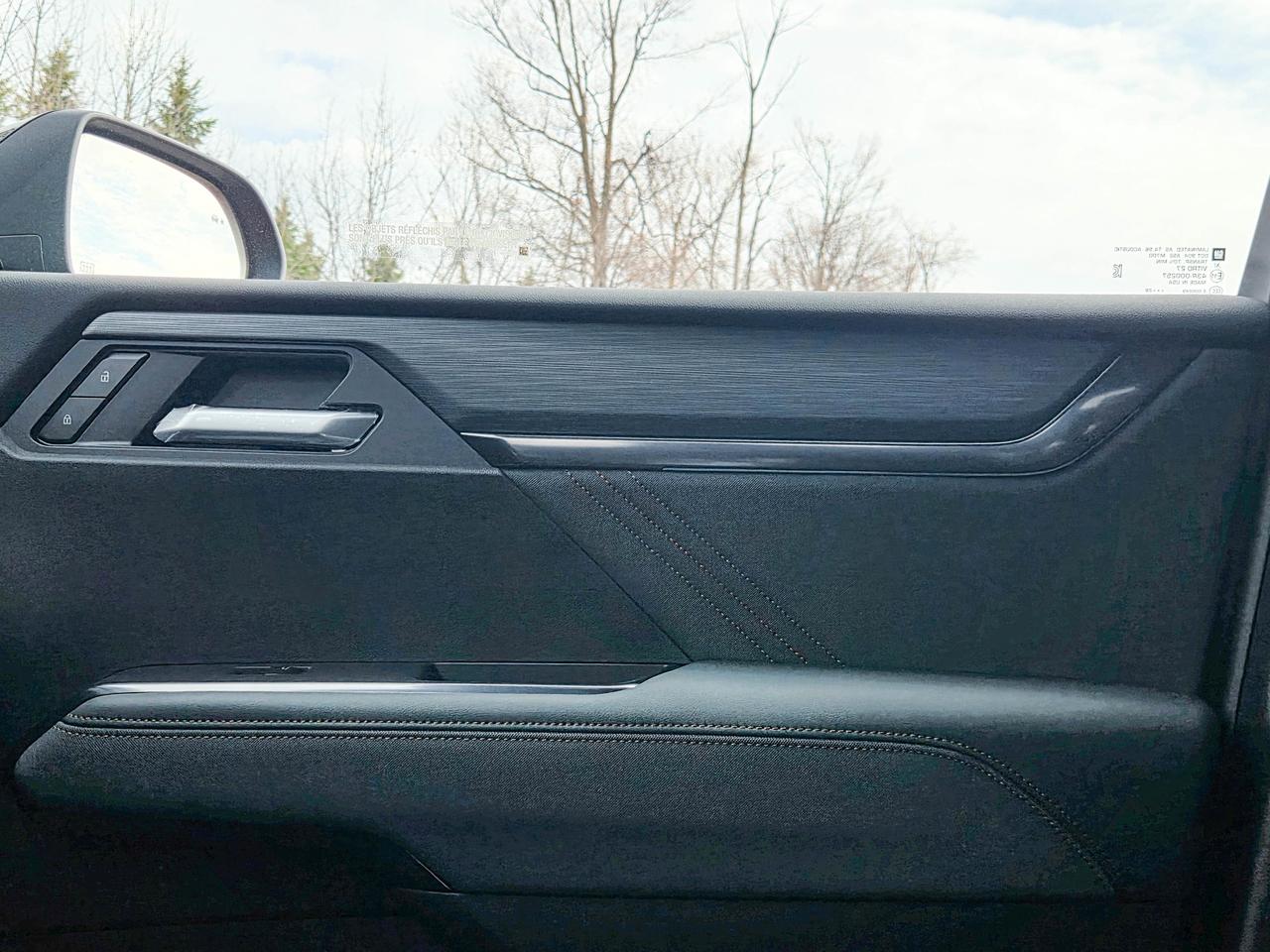 2026 GMC Acadia AT4 Photo