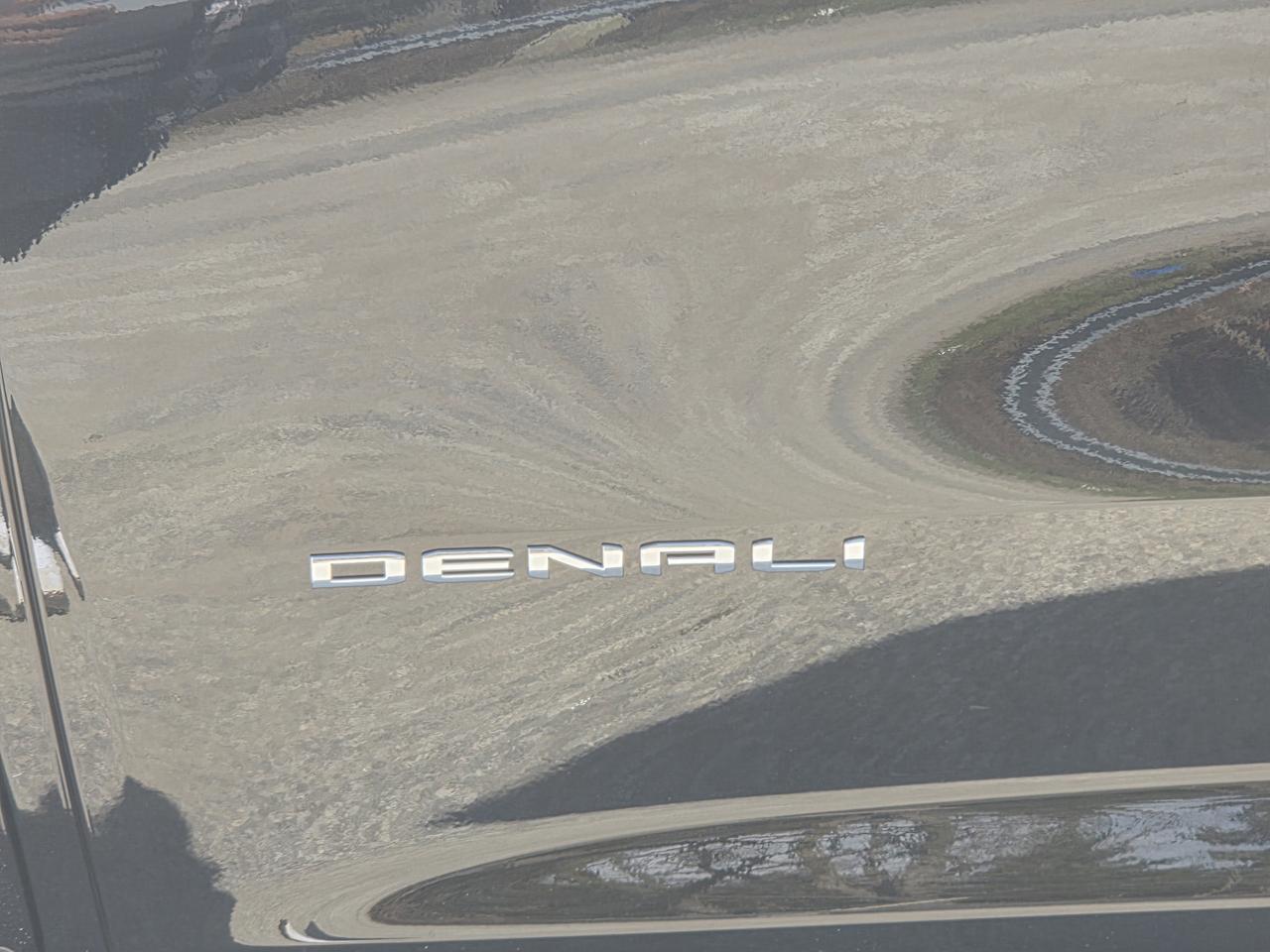 2026 GMC Acadia Denali Photo