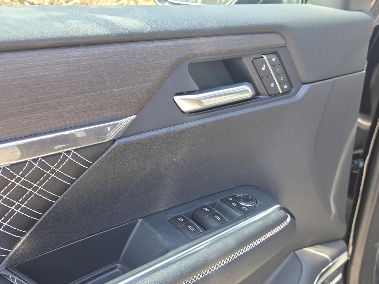 2026 GMC Acadia Denali Photo