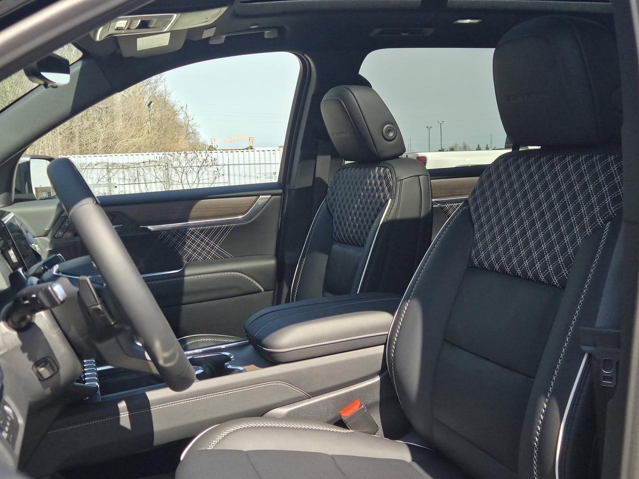 2026 GMC Acadia Denali Photo