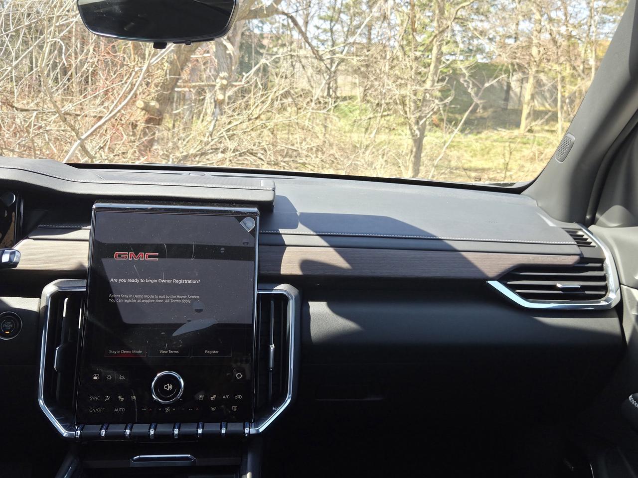 2026 GMC Acadia Denali Photo