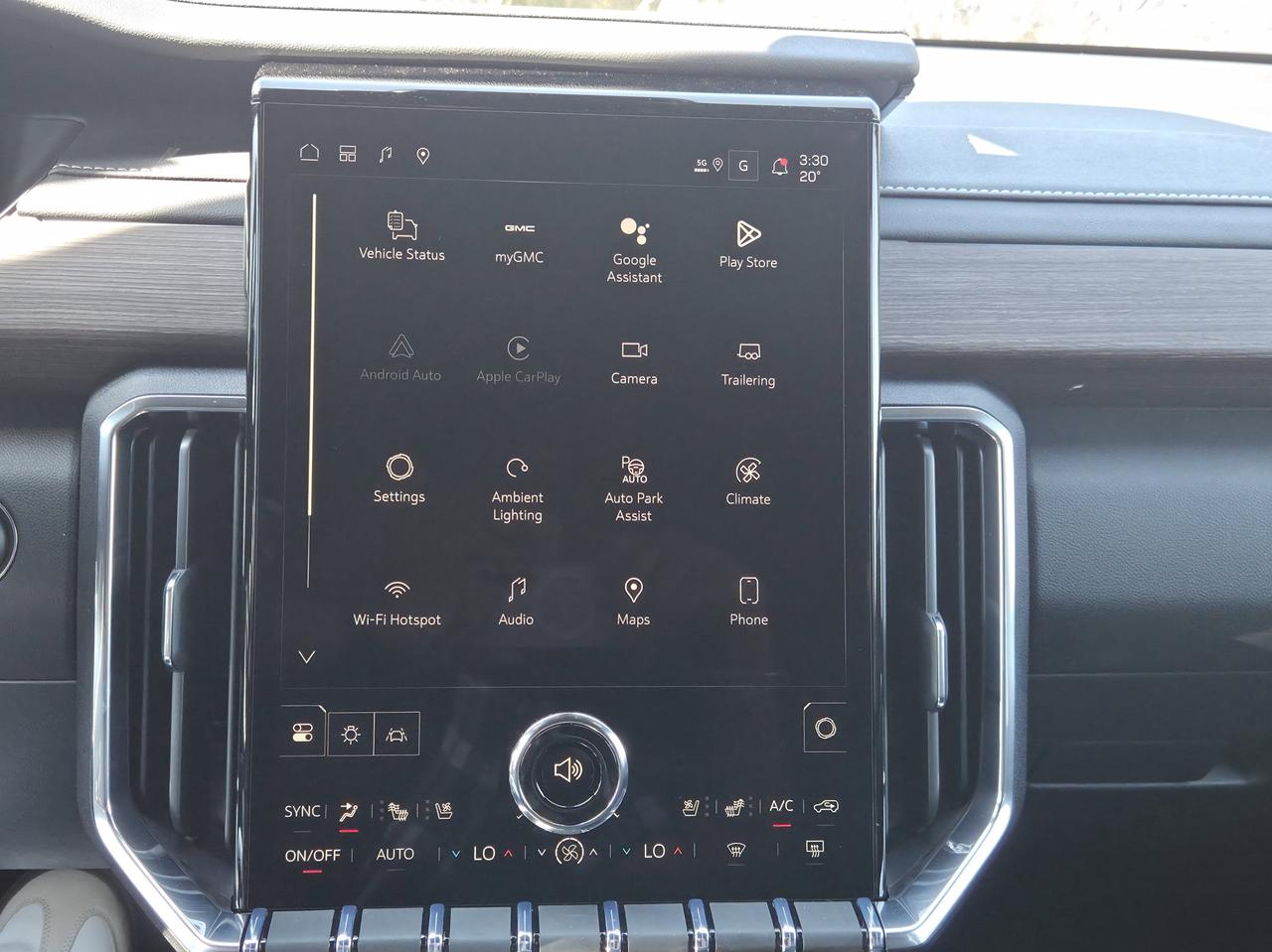 2026 GMC Acadia Denali Photo