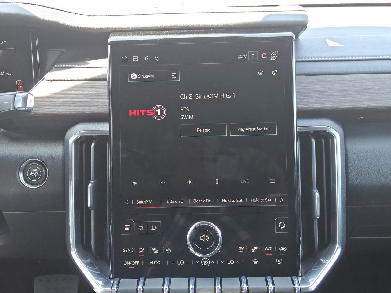 2026 GMC Acadia Denali Photo