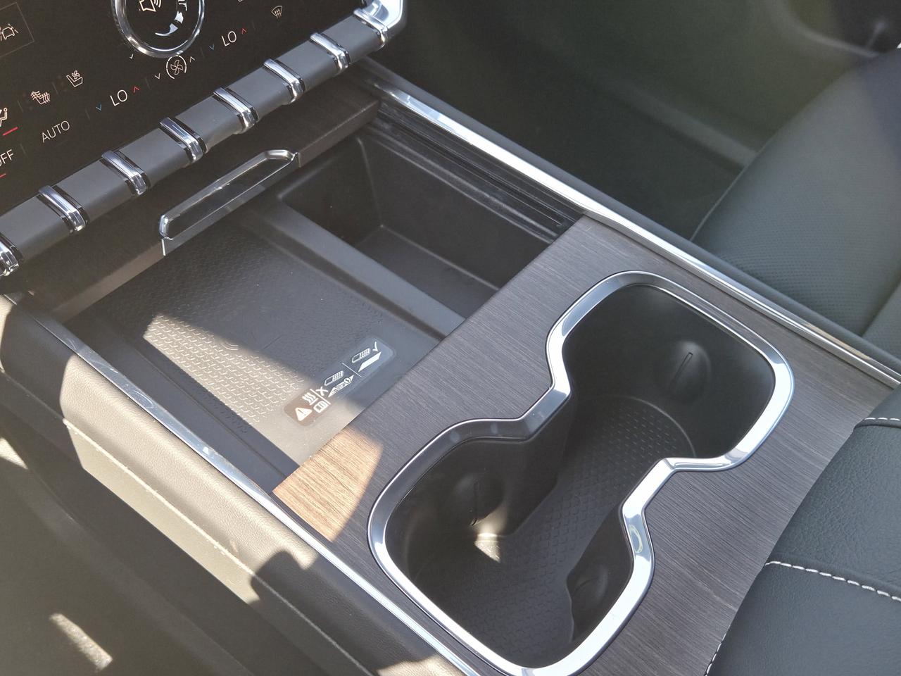 2026 GMC Acadia Denali Photo