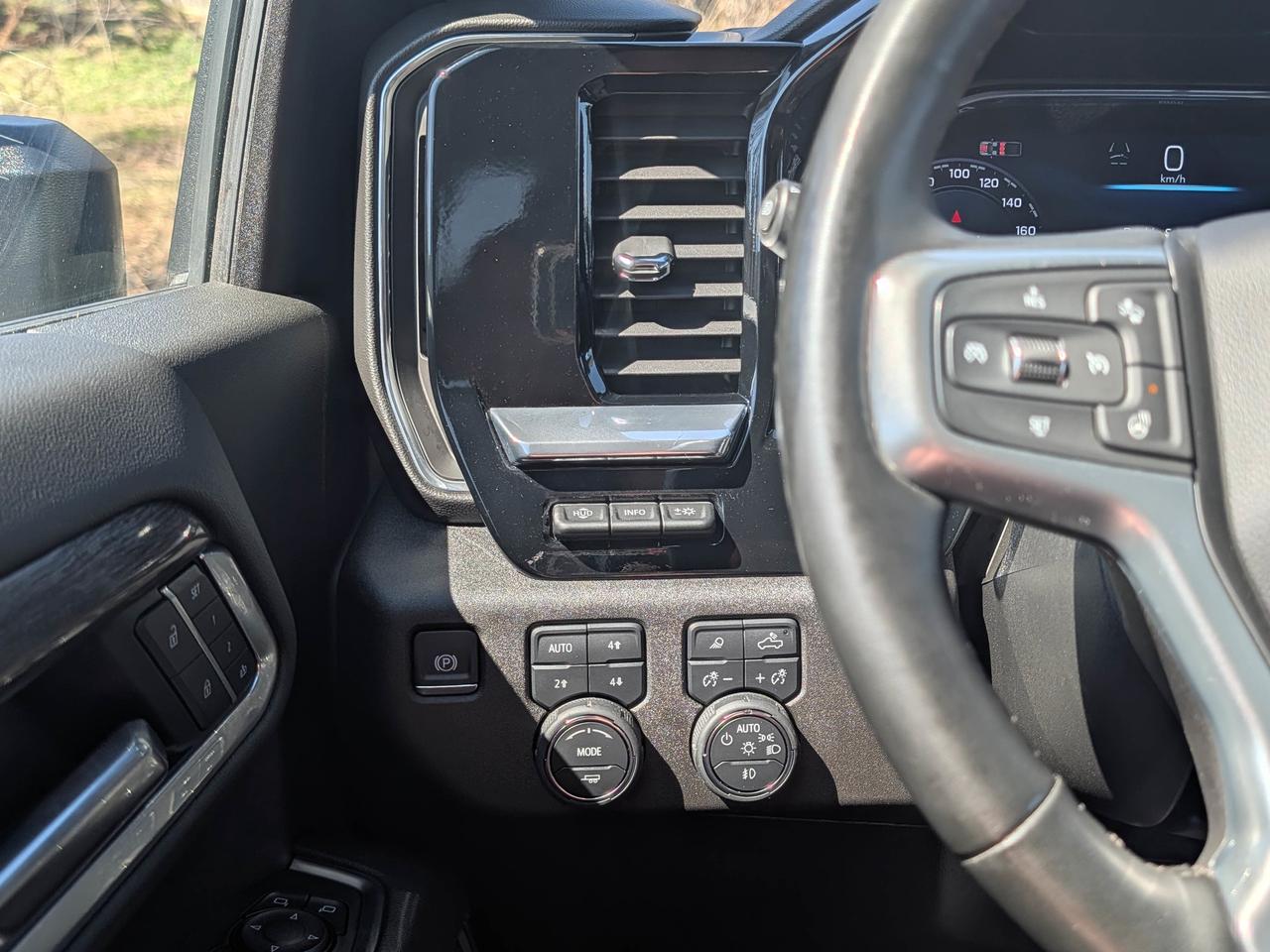2025 Chevrolet SILVERADO 2500HD LTZ Photo