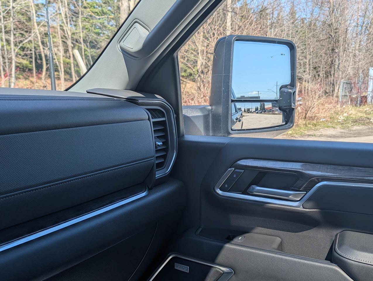 2025 Chevrolet SILVERADO 2500HD LTZ Photo