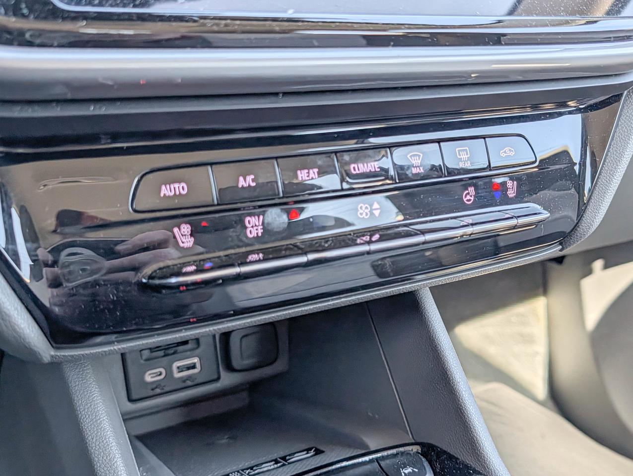 2023 Chevrolet Bolt EUV Premier Photo