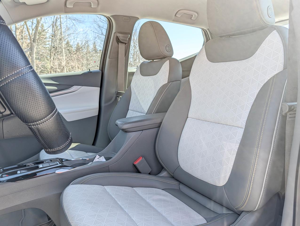 2023 Chevrolet Bolt EUV Premier Photo