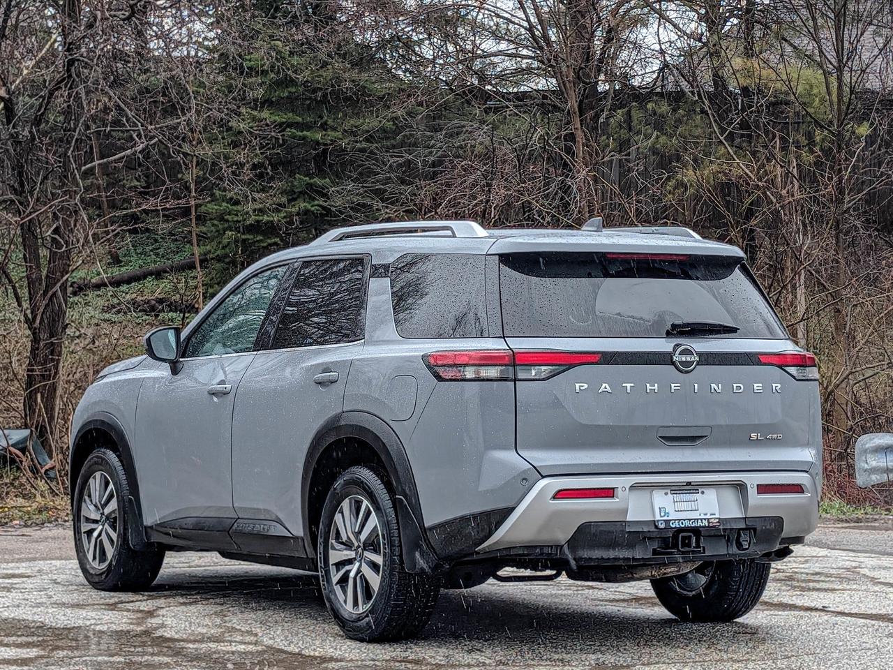 2024 Nissan Pathfinder SL Photo