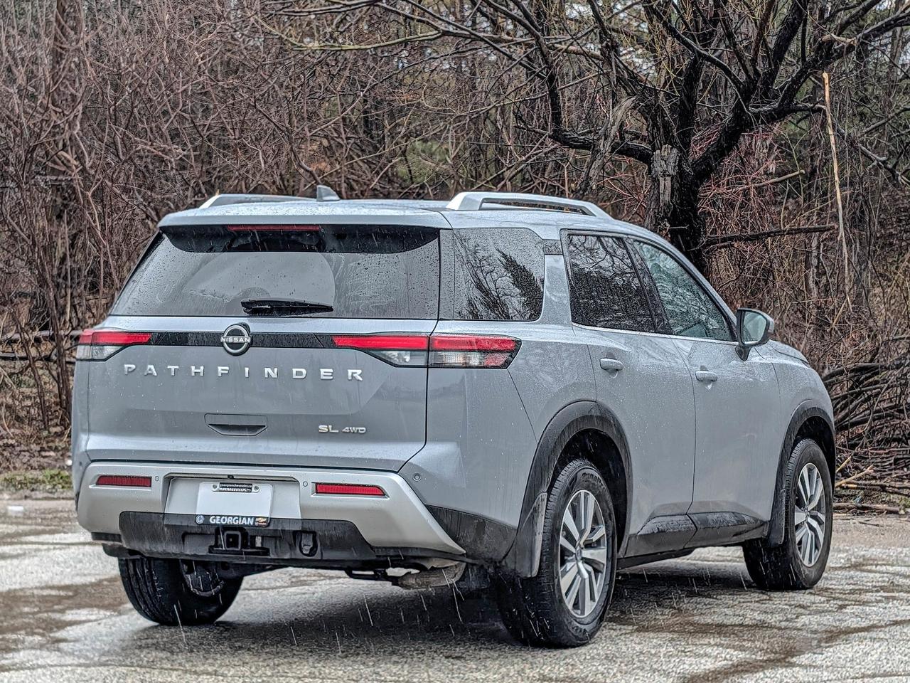 2024 Nissan Pathfinder SL Photo