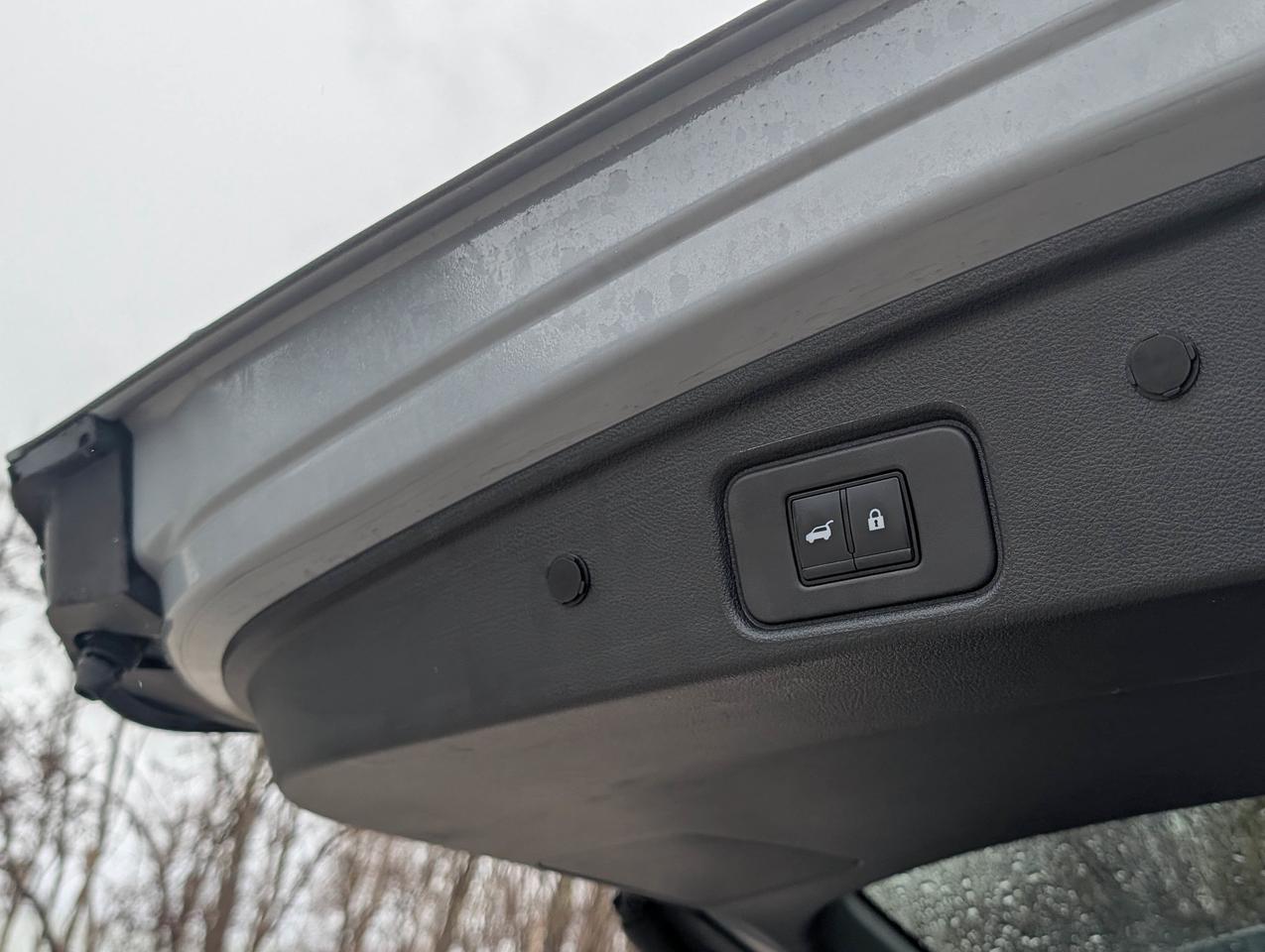 2024 Nissan Pathfinder SL Photo