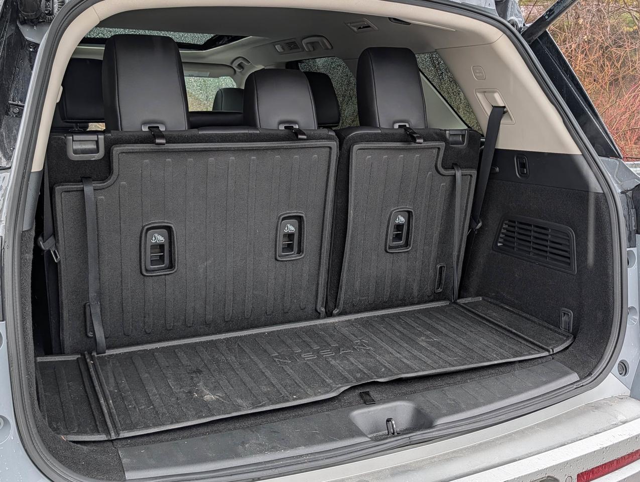 2024 Nissan Pathfinder SL Photo