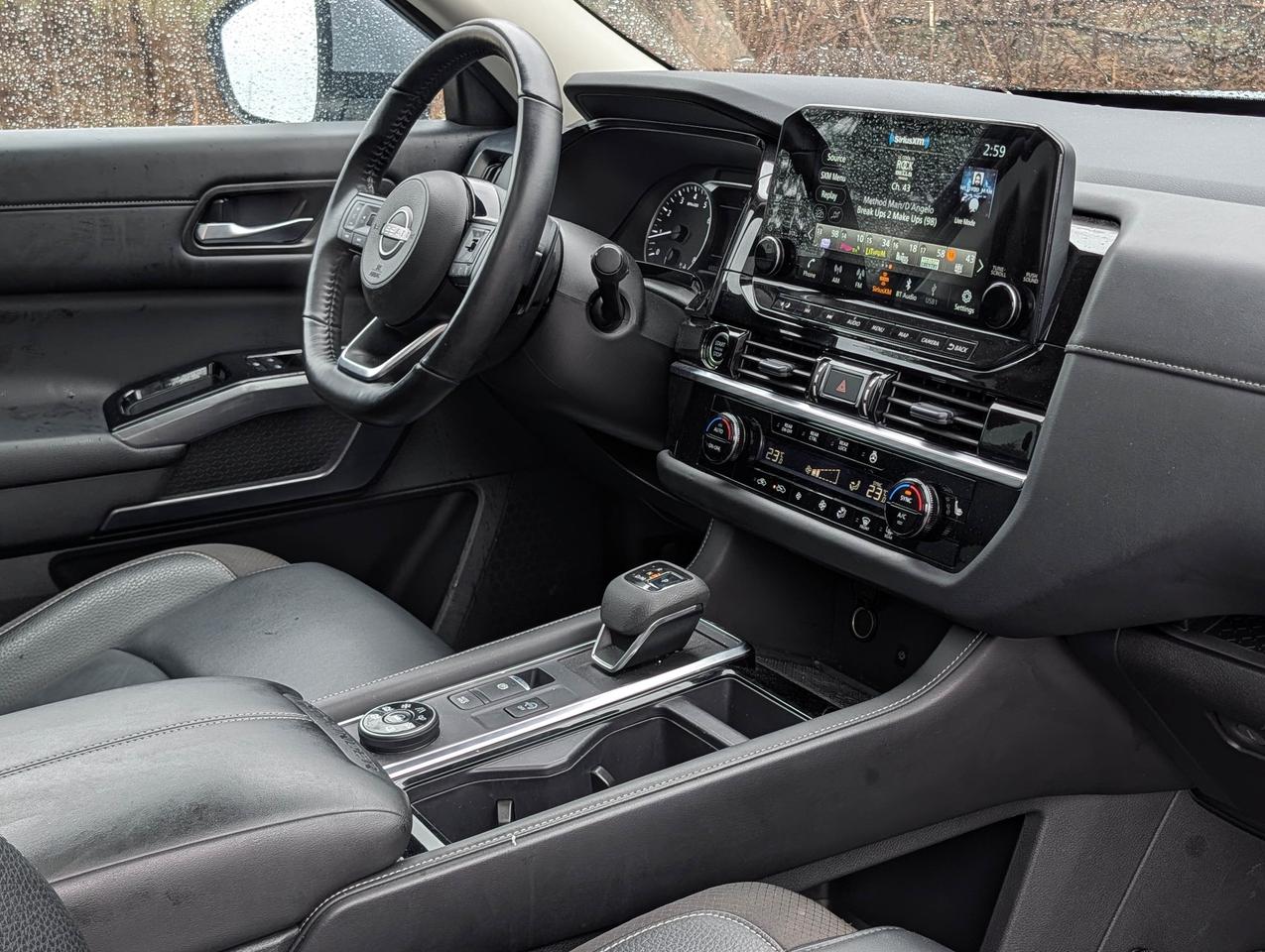 2024 Nissan Pathfinder SL Photo