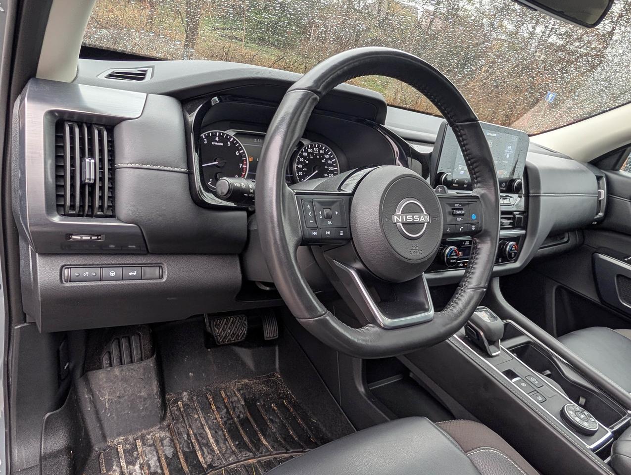 2024 Nissan Pathfinder SL Photo