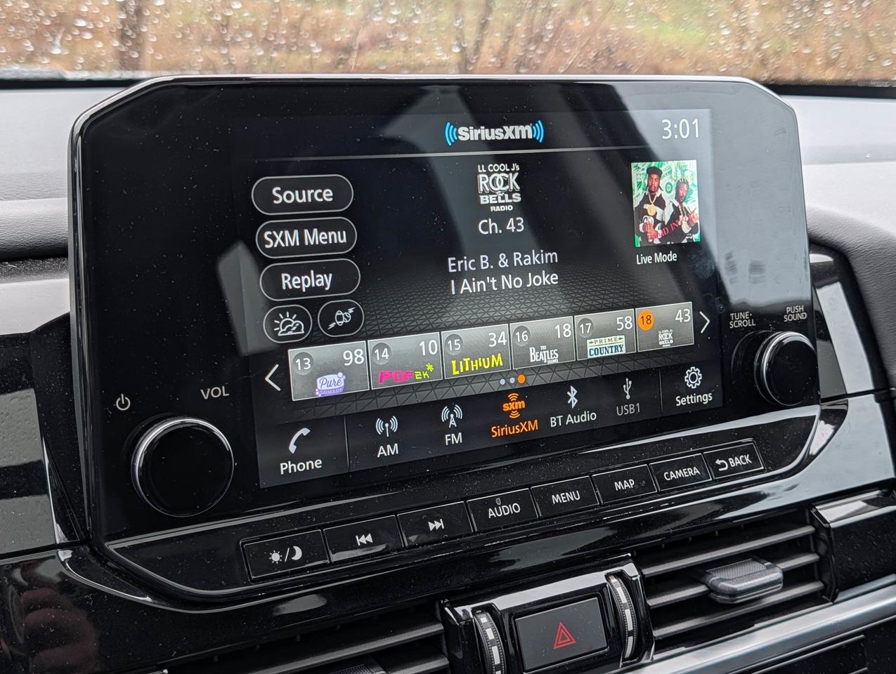 2024 Nissan Pathfinder SL Photo