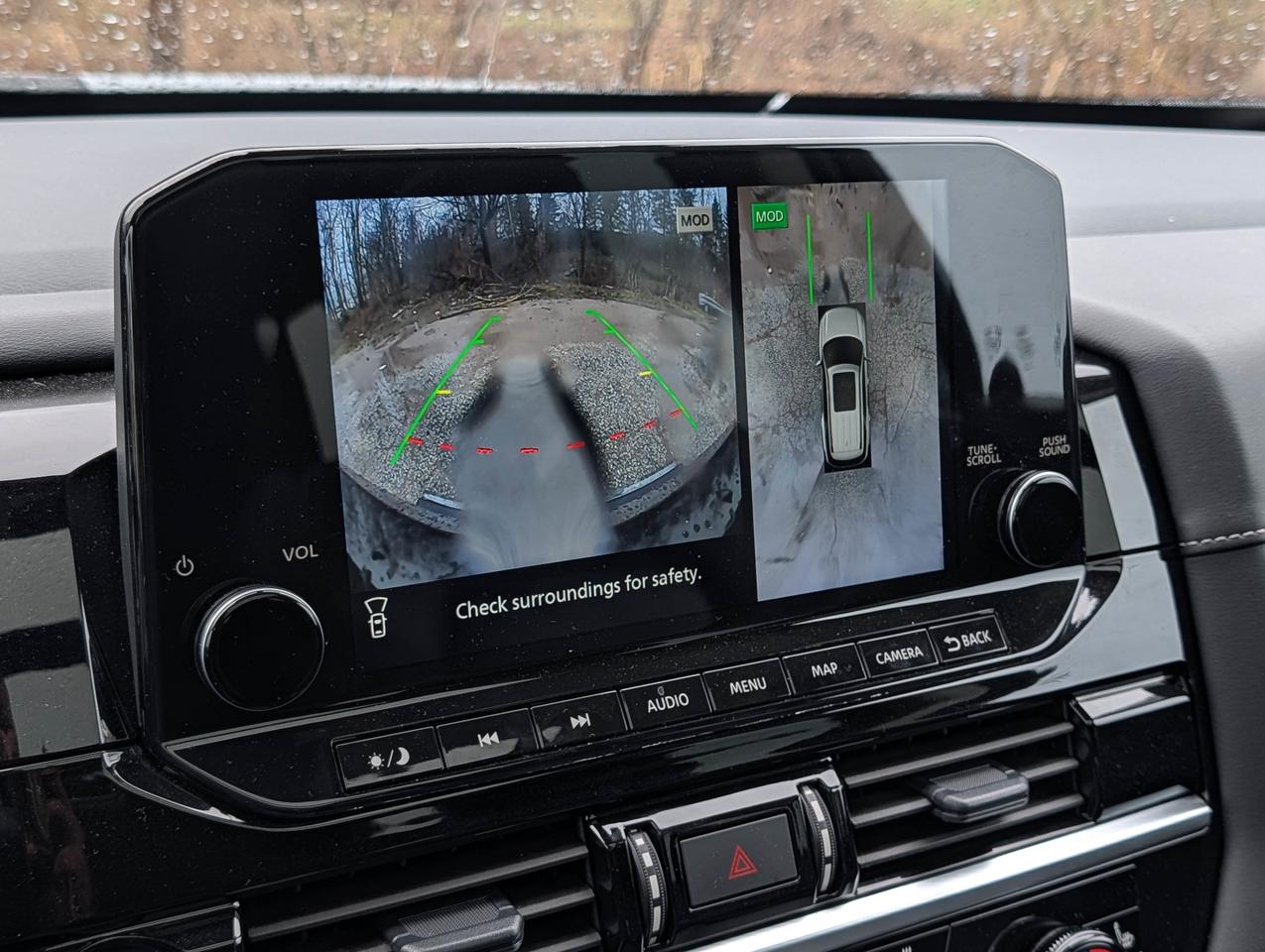 2024 Nissan Pathfinder SL Photo